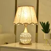 Lâmpadas de mesa Crystal Desk Lamp Bedroom European Família Casamento Caloroso Luz de luxo Romântico Simples, sala de casamento moderna, cabeceira ao lado