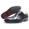 Oxfords masculino de couro de couro genuíno sapatos masculinos de laço artesanal Toe de casamento