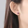 Vin de luxe Red Gemstone S925 Silver Geometric Stud Oreads Oreads Women Jewelry Micro Set Shiny Zircon Exquis Magnières d'oreilles Accessoires de fête