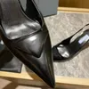 Sandali da donna di nuova moda Top Designer Scarpe con tacco alto Pantofole sexy a punta Tacco sottile Lettera triangolare Fondo piatto Fibbia antiscivolo 36-42