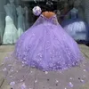 Lavendelbollklänning Quinceanera -klänningar med Cape 15 Party 3D Flower Sweet 16 Debutante Party Födelsedag Vestidos de 15 Anos