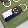 Llavero de moda Hombres Diseñador Coche Llavero Bolsos Carta clásica Llaveros Lujo Hecho a mano Oro Llave Hebilla Llavero de cuero para mujer con caja