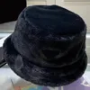 Designer Beanie Beanes Womens Winte Hat P Home Mens Fisherman Hat Triangle Badge hiver Couleur chaude Black Blanc Pink3567064
