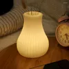 Luci notturne lampada da comodino con telecomando atmosfera colorata a 16 colori per la camera da letto decorazione del vaso