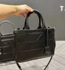 Designers Triangular Grid Shopping Bags Womens Leather Handbag Black Large Capacity Fashion Casual Single-Shoulder Bags Simple Messenger Crossbody Bag Sacs à main