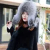 Berets Winter High-End Luxury Fur Hat fru Lei Feng Cap Ear Protection Nödvändig läderskyddare