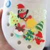 Gro￟handel 100pcs PVC Weihnachtsfest Luminous Santa Claus Sandals Schuhdesigner Ornament Kinder coole Schuhschnalle f￼r Croc Charms Jibbitz