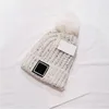 Designer gebreide hoeden winter fleece beanies dames meisjes schedel doppen motorkap trendy label rhombus breien cap buiten warm beanie oord muff kerst pluche zacht 2023