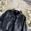 Kvinnors lädermoto cyklistjacka koreansk retro bf Black Loose Jackets Kvinnoknapp upp Big Pocket Slim Short Motorcykel