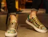 Moda çift ayakkabılar grafiti baskılı parıltı ayakkabı spor ayakkabı erkekler klasik kabuk ayak parıltısı parlak altın daireler hip hop erkek ayakkabı rahat