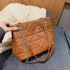 Fabbrica online all'ingrosso 50% di sconto Borse a tracolla Modelli esplosivi Borse Lingge filo ricamato tendenza femminile grande borsa versatileEC4X