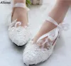 ホワイトメアリージェーンレースパールリボン付き花嫁のための結婚式の靴