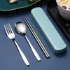 Portabla resebordsartiklar Set 3 st återanvändbart rostfritt stålgaffel Spoon Chopsticks med fodral för camping picknickresor