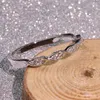 Кластерные кольца 925 Стерлинговое серебряное кольцо с бриллиантовым кольцом для женщин.