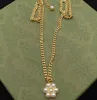 Kvinnors blommor pärlhänge halsband lyxiga bokstäver mönster flickor fest bröllop hög kvalitet halsband gåva hiphop smycken