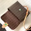 Bayan moda tasarım lüks shearling kova çantaları çanta omuz çantası çapraz gövde tote messenger çanta üst 5a diane kilit bb m46317 m46318