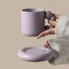 Tazze Tazza da caffè creativa in ceramica con vassoio Decorazioni per la casa nordica Tazza da tè artistica fatta a mano Regali personalizzati