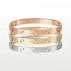 Braceletas de pulsera de tornillo de amor Joyas de lujo Mujeres Accesorios de moda de brazalete Titanio Aleación de acero Gold-Plated Never Fade Not