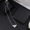 Temperamento Collar con colgante de triángulo completamente enjoyado S925 Plata de ley Lujo Nuevo diseño Mujer Carta Accesorios de moda Alta calidad