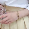 Lüks bilezik kadınlar boncuk kolye yüksek kaliteli klasik mektup bilezikler moda sadelik unisex mücevher bileziği anma günü hediyesi