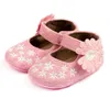 Первые пешеходы Baby Boy Girl обувь рождена большим цветочным мягким сопоставлением, не скользящими для детской кроватки для детской кроватки для детских кроваток