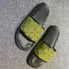 Casual Tofflor G Nya Designer Dam Märke Sandaler Klassiska Män Tryck Bokstav Strandskor Lyxigt Läder Inomhus Utomhus Vattentät Flip Flops Vintage Sommarplattform