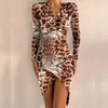 Casual Dresses Vintage Leopard tryckt kvinnor Slim Party Dress Spring Autumn Ladies Elegant Oregelbundet Sexig Deep V Neck Draped Slite