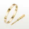 Braceuse de bracelet à vis d'amour bracelets de luxe bijoux femmes accessoires de mode bracelet titanium en alliage en alliage en or ne s'est jamais fondu non pas