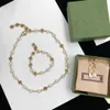 Top Luxury Design Necklace for Woaman Alloy Necklaces Quality 18k Gold Pearl Bracelet Fashion Jewelry Supply