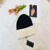 Moda sıcak lüks örme şapka tasarımcısı beanie cap erkek takılmış şapkalar unisex kashmir mektuplar gündelik kafatası kapakları açık fashio