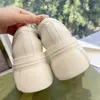 2022 Sandales de robe de mode Femmes Fête de mariage Qualité Cuir Chaussures à talons hauts Chaussures plates Strass Métal Grande lettre Business Mocassin formel Social Chunky avec boîte