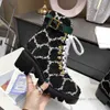 Bota OG Martin Botas de Tornozelo Sapatos Moda Feminina Série Sylvie Couros Decorados com Fita Feminino Banda de Couro Bordado Top Designer Sapato Mulher de Inverno de Luxo