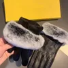 Vinterplyschläderhandskar broderade bokstäver Fårskinn Mittens Damer Pekskärmhandskar med låda