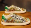 Scarpe da coppia alla moda Graffiti Stampati Glitter Scarpe Sneakers Uomo Classic Shell Toe Shiny Golden Flats Hip hop Scarpe da uomo Casual