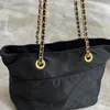 Schultertasche mit Kette, großes Fassungsvermögen, Clutch, Einkaufstasche der Marke P, Designer-Geldbörse, Flughafen-Tasche, Weekender-Reisehandtasche