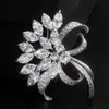 Broches de flores de strass cistos para mulheres Banquetes Jóias de casamento Feminino Corsage Pin Suit de roupas Acessórios