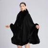 Mantella da donna Autunno inverno femmina lontra collo di pelliccia di coniglio scialle mantelle grande cardigan lavorato a maglia cappotto sciolto tenere caldo Capispalla colore puro cappotti cappotto di velluto lungo tipo 9