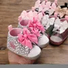 Premiers marcheurs bébé fille mignon berceau chaussures enfant en bas âge léopard/star marcheur né baskets cheville haute nœud papillon marche à semelle souple