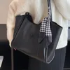 Abendtaschen Modedesigner Weibliche Umhängetasche Chic Stilvolle Seidenschal Dekoration Handtasche 2022 Alle passenden Damentrends