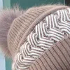 Beanie/Skull Caps 2021 Nya mode kvinnors vinter varma kanin päls hatstogether med halsduk kvinnliga öronskydd stickade skallies mössa hatt t221020