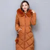 Abrigos de trinchera para mujer Abrigo de invierno de piel grande Parka engrosada Mujeres Costuras Slim Long Down Chaqueta de algodón para mujer 2022