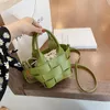 Kosz designerski marki tkany sznurka torebka torebka dla kobiet nowe swobodne torby podróżne na ramionach