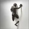 Objets décoratifs Figurines 3D à travers le mur Figure Sculpture Résine Galvanoplastie Imitation Cuivre Abstrait Salon Decoratio238T