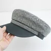 Berety ośmioboczne czapkę dla kobiet w kratę skórzane wizje sboy 2022 Vintage Autumn Winter Ladies Hat