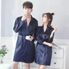 Roupa de dormir masculino Robe roubos de banho finos de seda sexy