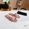 Lüks Terlik Tasarımcısı Sandal İtalya marka slaytlar Kadın Terlik Velcro Bant Düz Alt Flip Flop Spor ayakkabılar Botlar Top99 W118 02