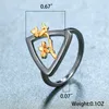 Anelli nuziali Triangolo femminile squilibrio anello sottile cavo sottile vintage oro nero geometrico Impegno per fiori nuziali per donne