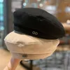 Berets Eine Frau#39 ;'s Beret Hut Modedekoration Retro Maler Pure Color einfache und vielseitige Knospenkappe