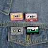 Cassette magnetische tape broche retro muziek tape cartoon email kraag pin pin pin pin broches voor zusters moeder vrienden sieraden cadeau