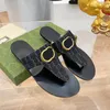 Metall Doppelbuchstaben Hausschuhe Hausschuhe flache Flips Flops für Frauen Designer Lady Beach Sandalen mit Kasten